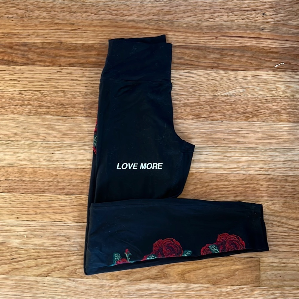 Spiritual Gangster Black yoga legging with embroidered graphic detail